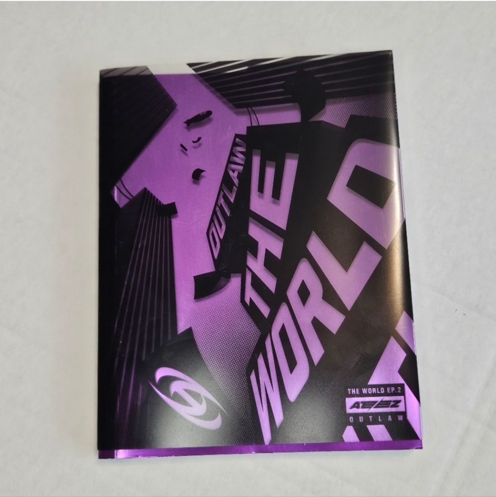 ATEEZ The World EP 2 : Outlaw Photobook